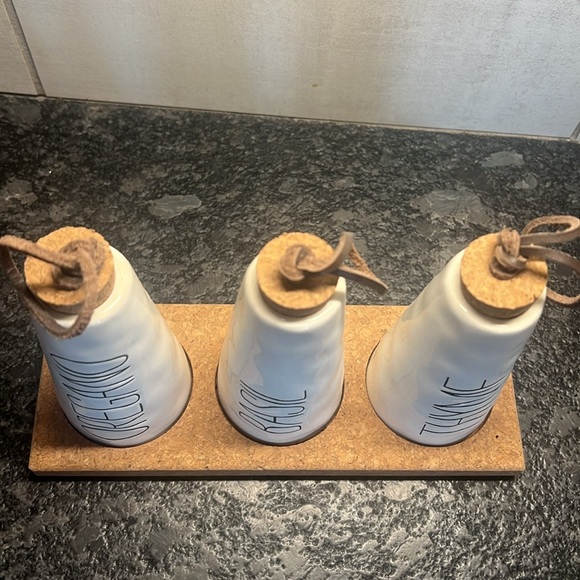 Herb bottle caddy by Mudpie. Never used. Base size 8.5x3. Bottles are 5” tall. - Picture 2 of 3